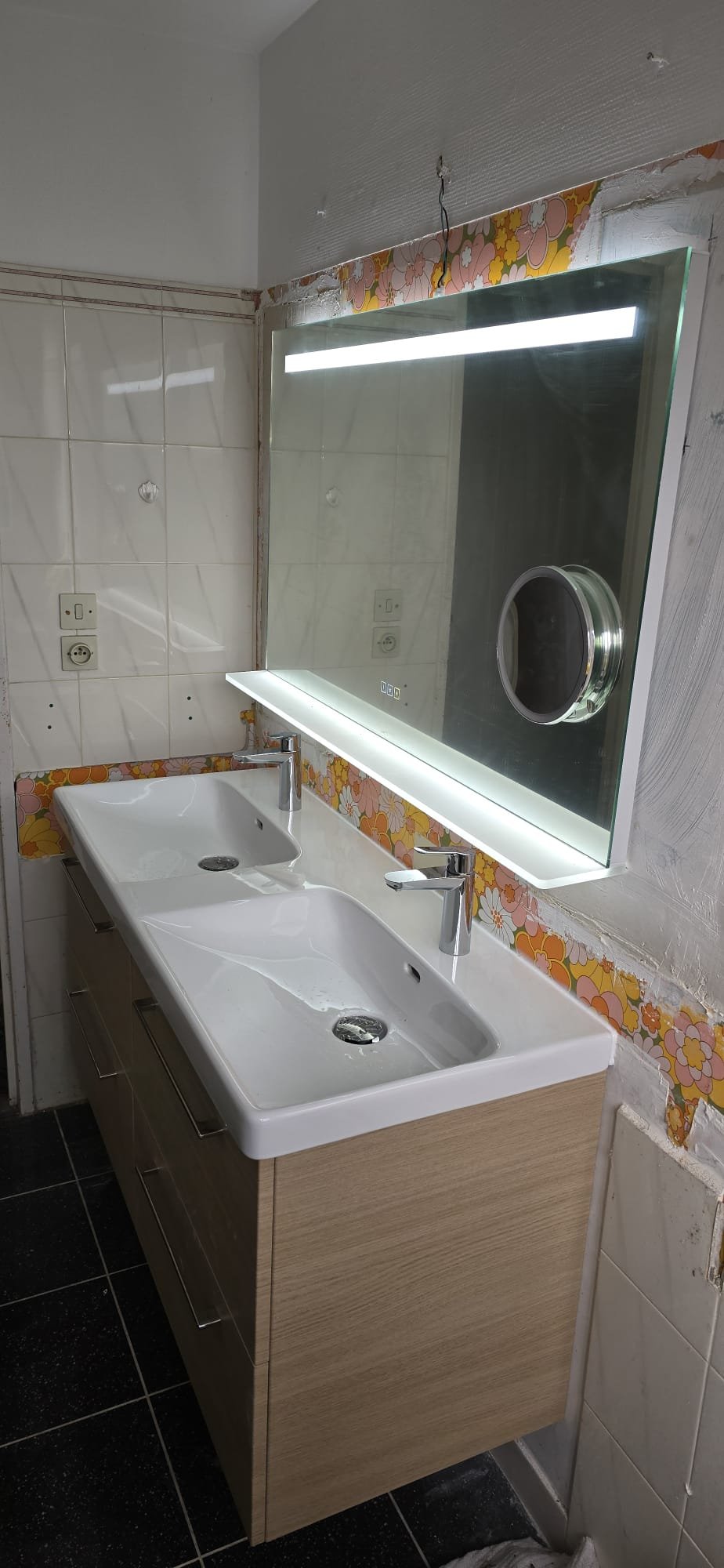 Double vasque avec miroir LED